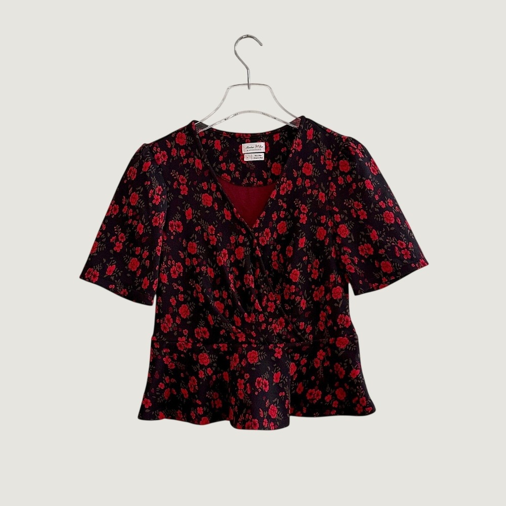 Meadow Rue Anthropologie Sz S Red Floral  Knit Top Womens Small Short Sleeve